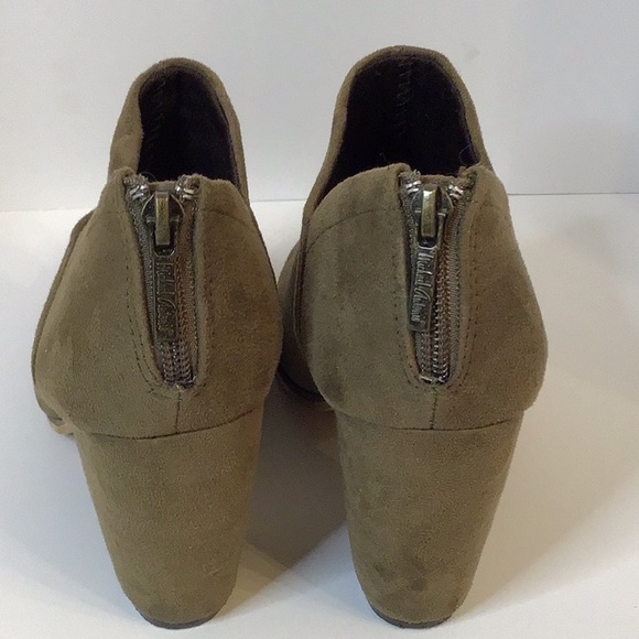 MICHAEL ANTONIO OLIVE GREEN SUEDE ANKLE HEEL BOOTS SZ 8 - Picture 2 of 16
